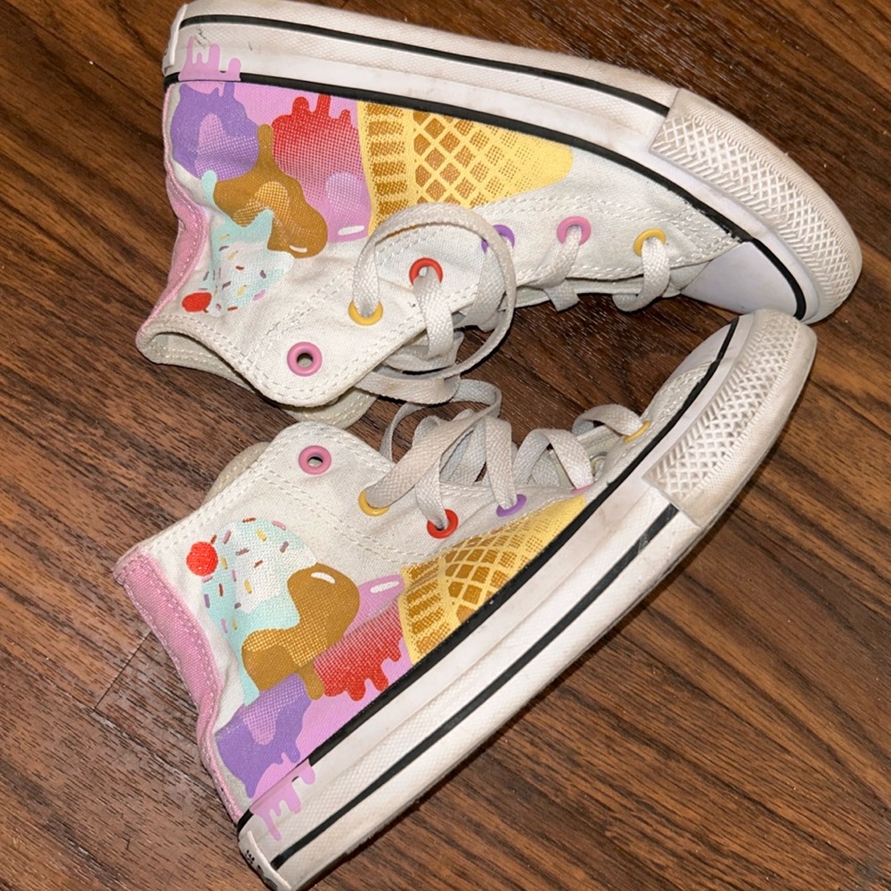 Converse sneaker